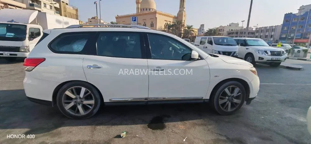 Nissan Pathfinder 2014 for Sale in Dubai Image-4
