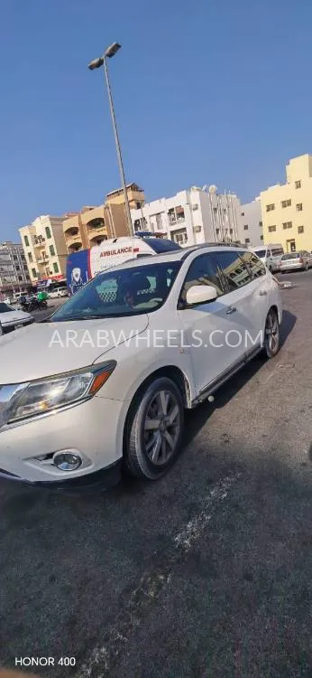 Nissan Pathfinder 2014 for Sale in Dubai Image-11