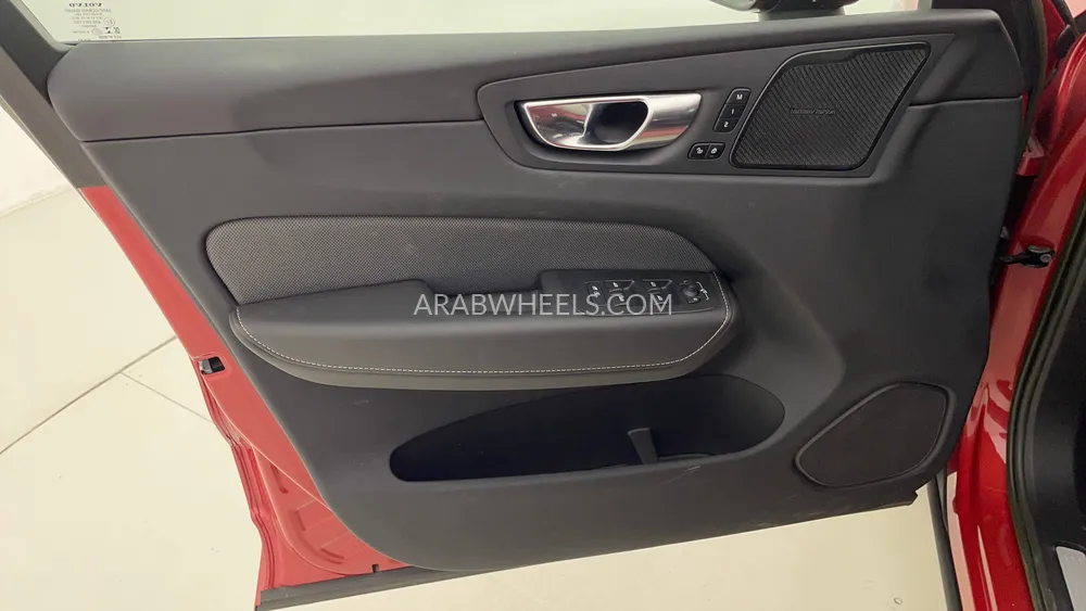 Volvo XC60 2023 for Sale in Dubai Image-21