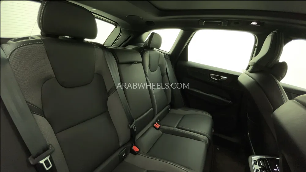 Volvo XC60 2023 for Sale in Dubai Image-29