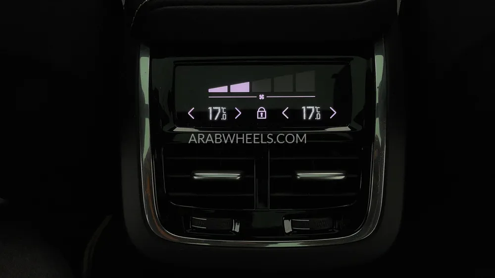 Volvo XC60 2023 for Sale in Dubai Image-50