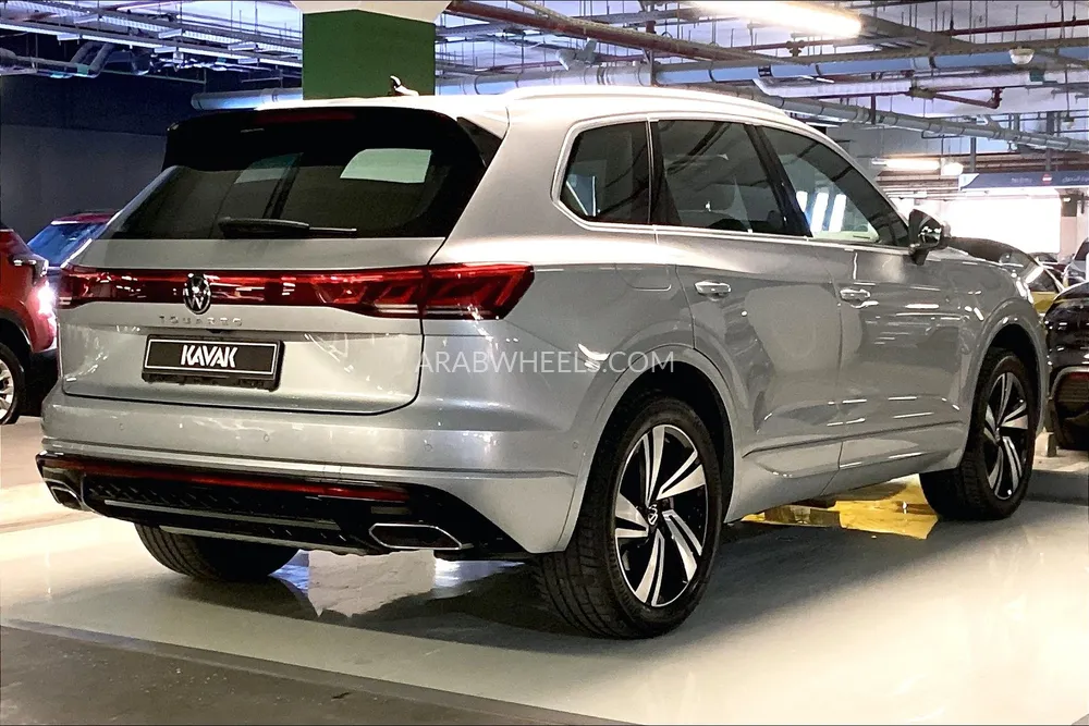 Volkswagen Touareg 2024 for Sale in Sharjah Image-6