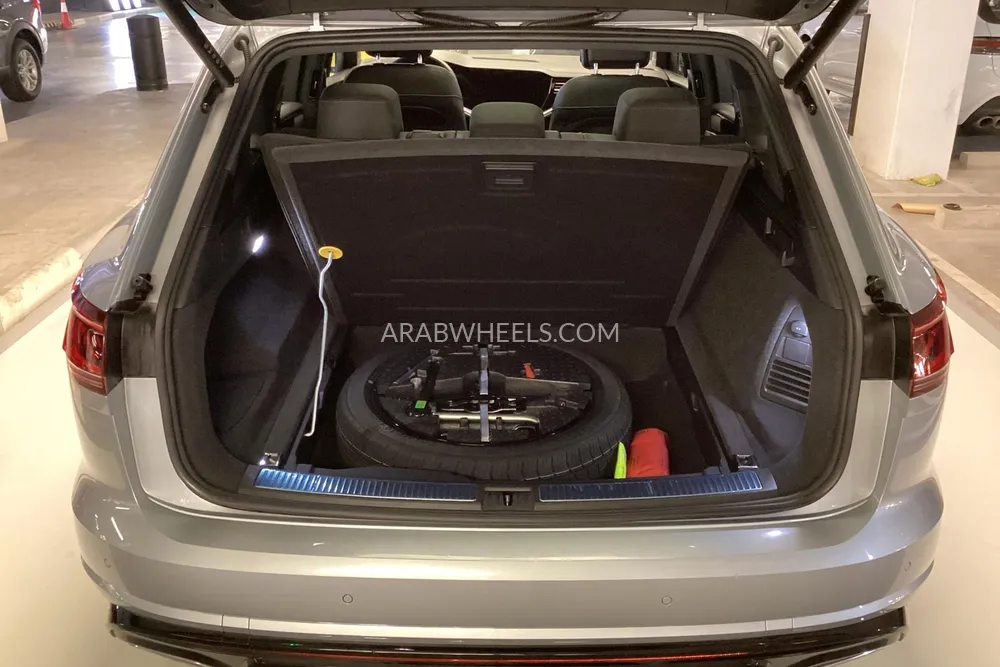 Volkswagen Touareg 2024 for Sale in Sharjah Image-14