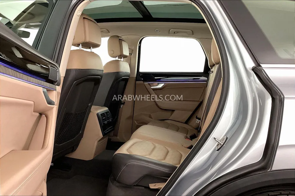 Volkswagen Touareg 2018 for Sale in Sharjah Image-14