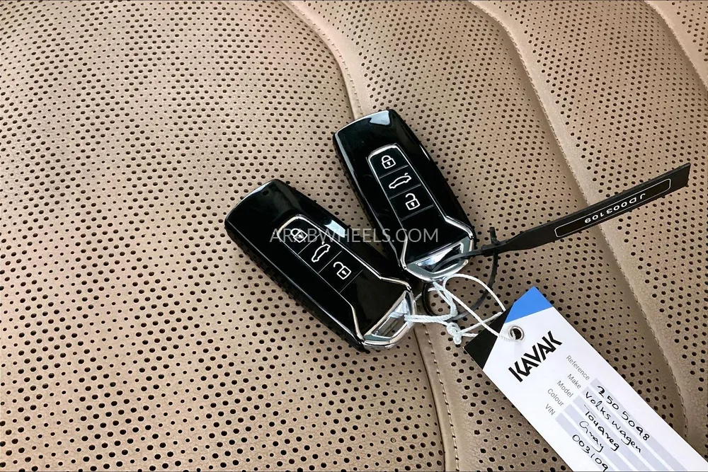 Volkswagen Touareg 2018 for Sale in Sharjah Image-19