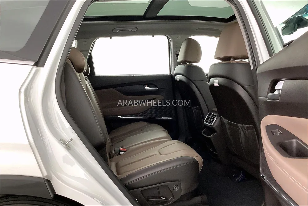 Hyundai Santa Fe 2020 for Sale in Sharjah Image-14