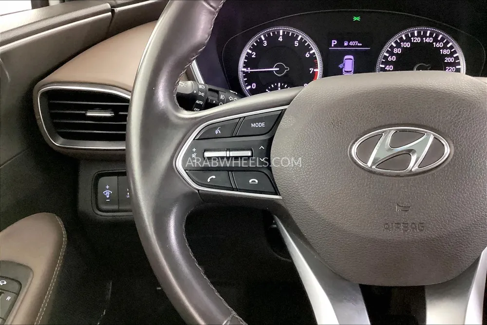 Hyundai Santa Fe 2020 for Sale in Sharjah Image-23