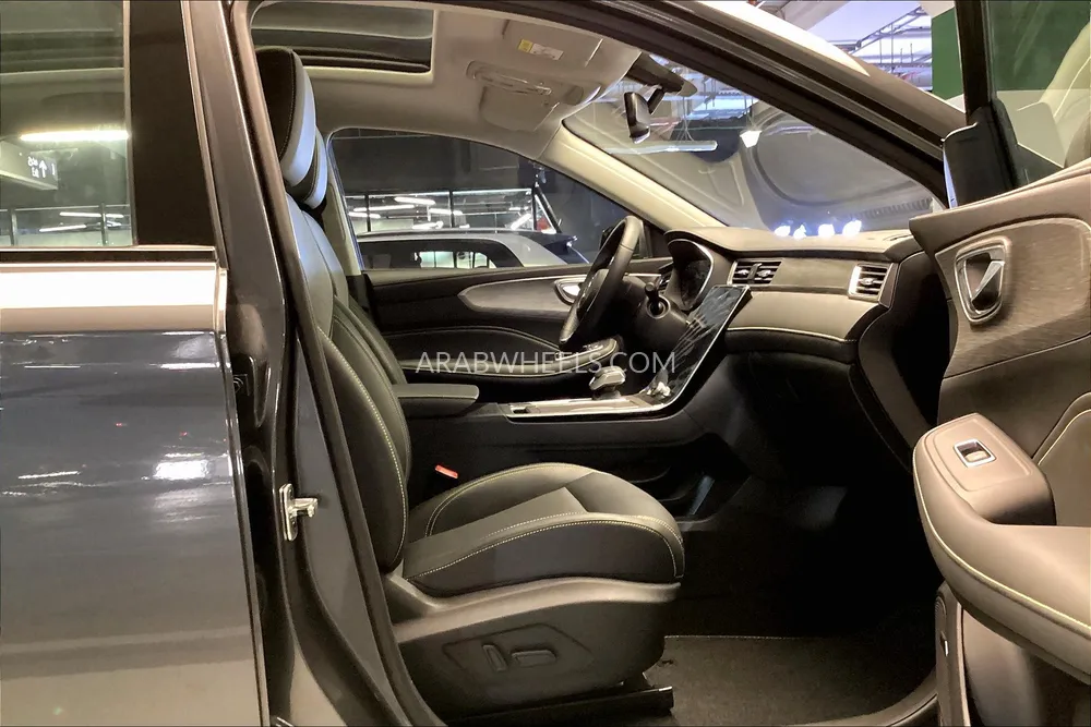 إم جي RX5 2025 for Sale in دبي Image-21