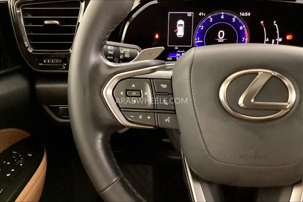 لكزس NX 2024 for Sale in الشارقة Image-23