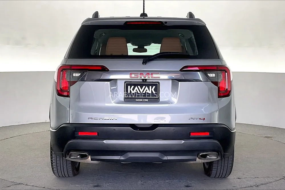 GMC Acadia 2023 for Sale in Dubai Image-5