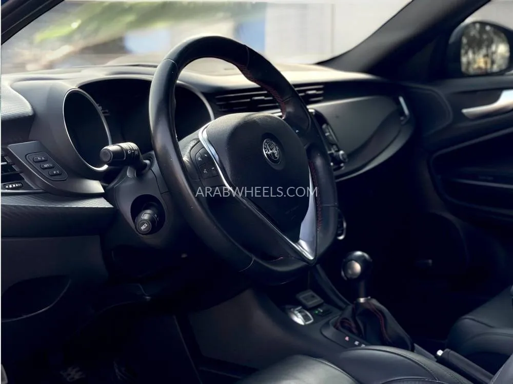 الفا روميو جولييتا 2021 for Sale in دبي Image-13