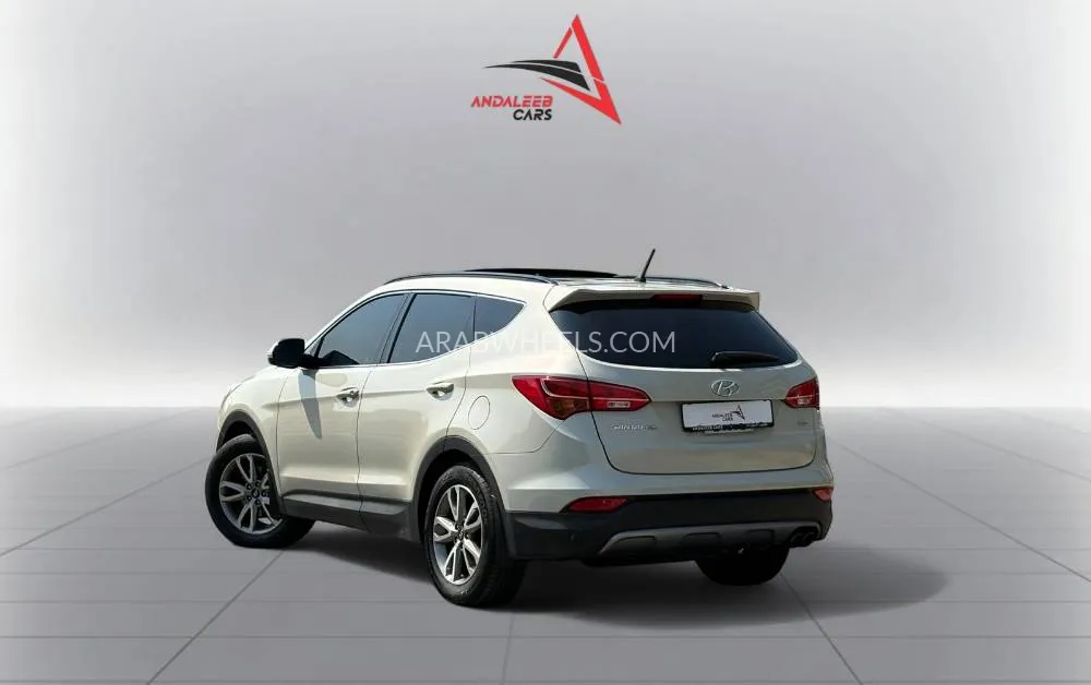 Hyundai Grand Santa Fe 2015 for Sale in Dubai Image-8