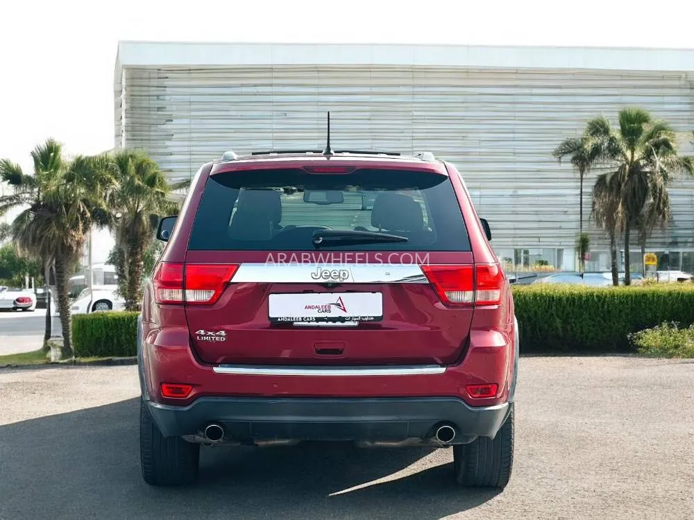 Jeep Grand Cherokee 2012 for Sale in Dubai Image-5