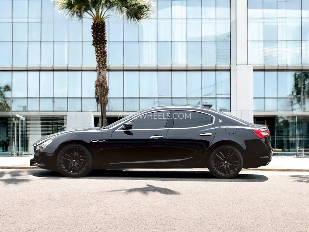 Maserati Quattroporte 2017 for Sale in Dubai Image-9