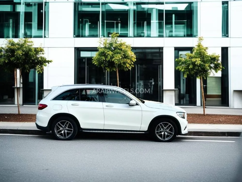 Mercedes Benz GLC Class 2017 for Sale in Dubai Image-9