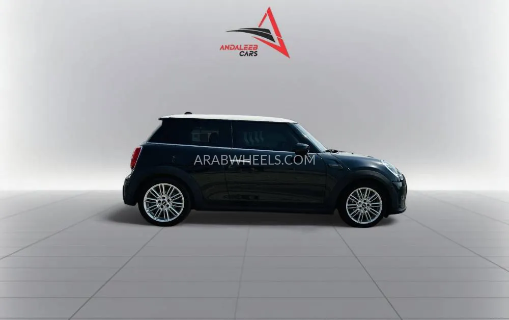 Mini Cooper 2023 for Sale in Dubai Image-9