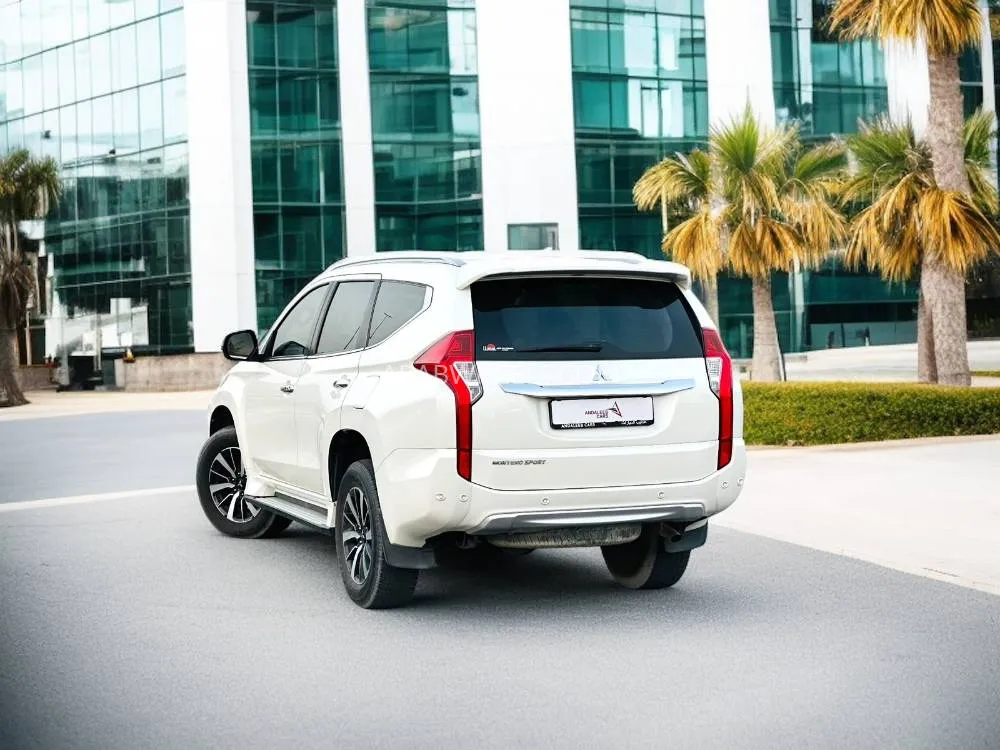 Mitsubishi Montero Sport 2017 for Sale in Dubai Image-8