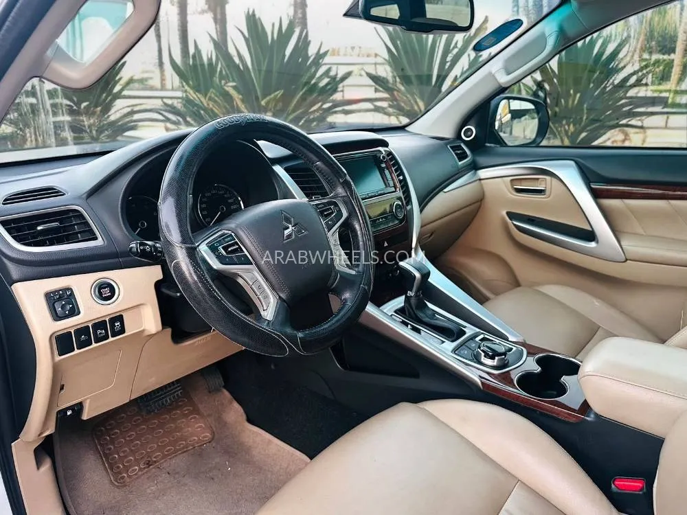 Mitsubishi Montero Sport 2017 for Sale in Dubai Image-14