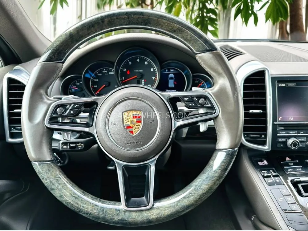 Porsche Cayenne 2016 for Sale in Dubai Image-14