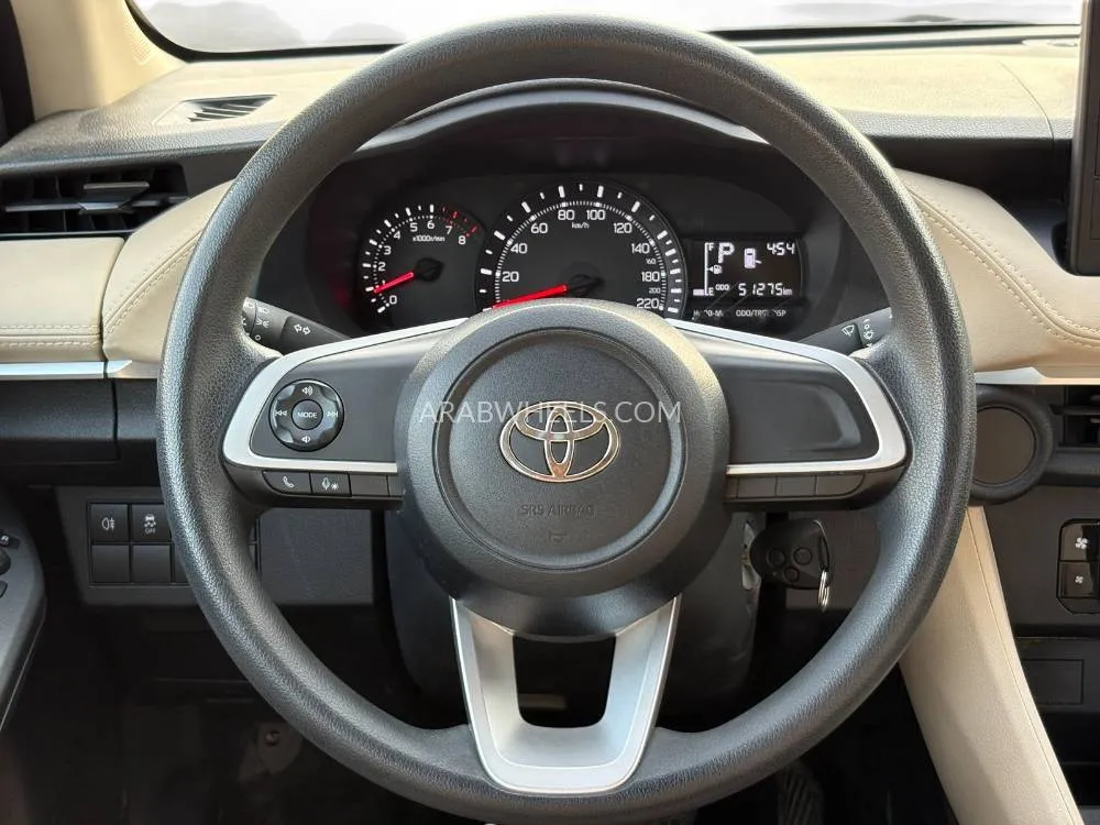 Toyota Yaris 2023 for Sale in Dubai Image-15