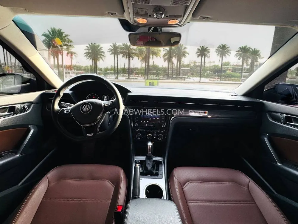Volkswagen Passat 2020 for Sale in Dubai Image-10