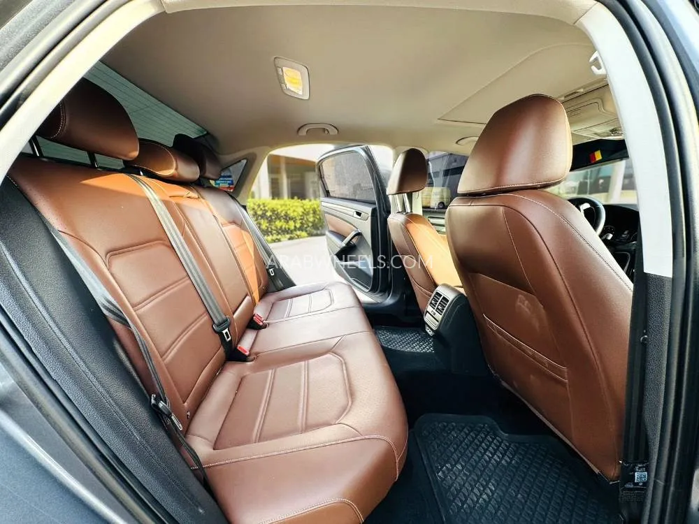 Volkswagen Passat 2020 for Sale in Dubai Image-16