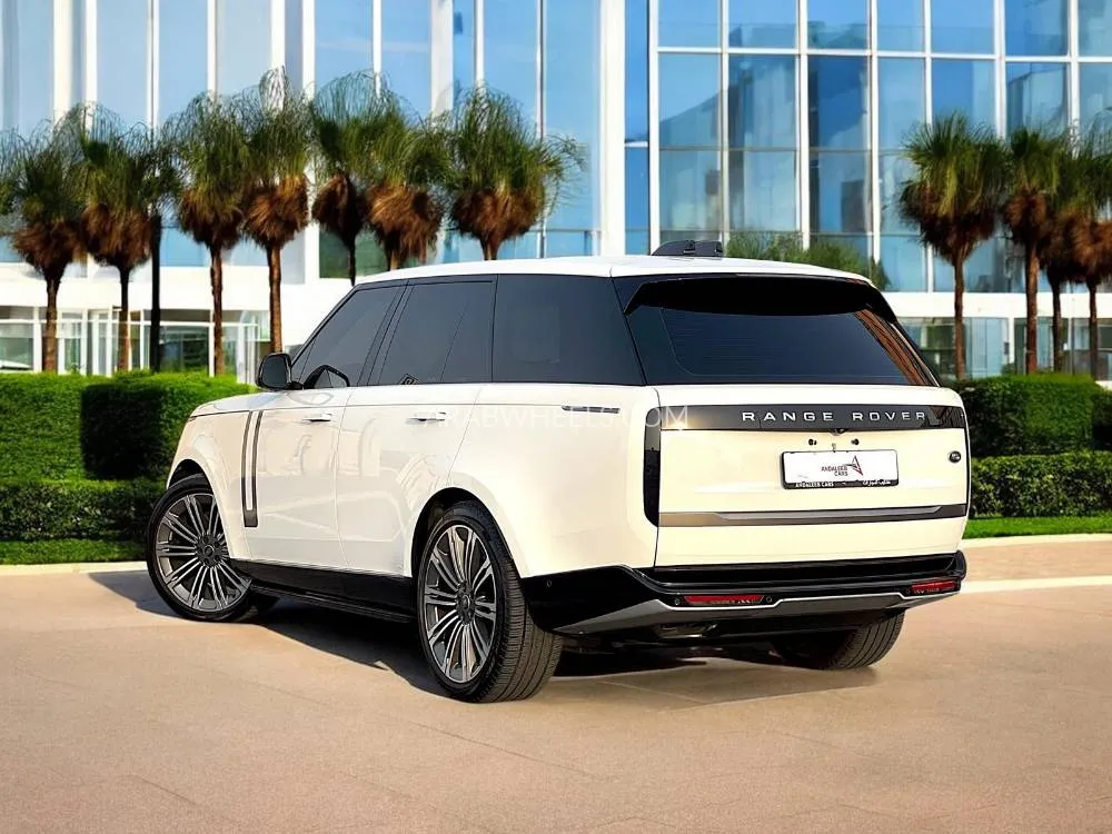 Land Rover Range Rover 2023 for Sale in Dubai Image-8