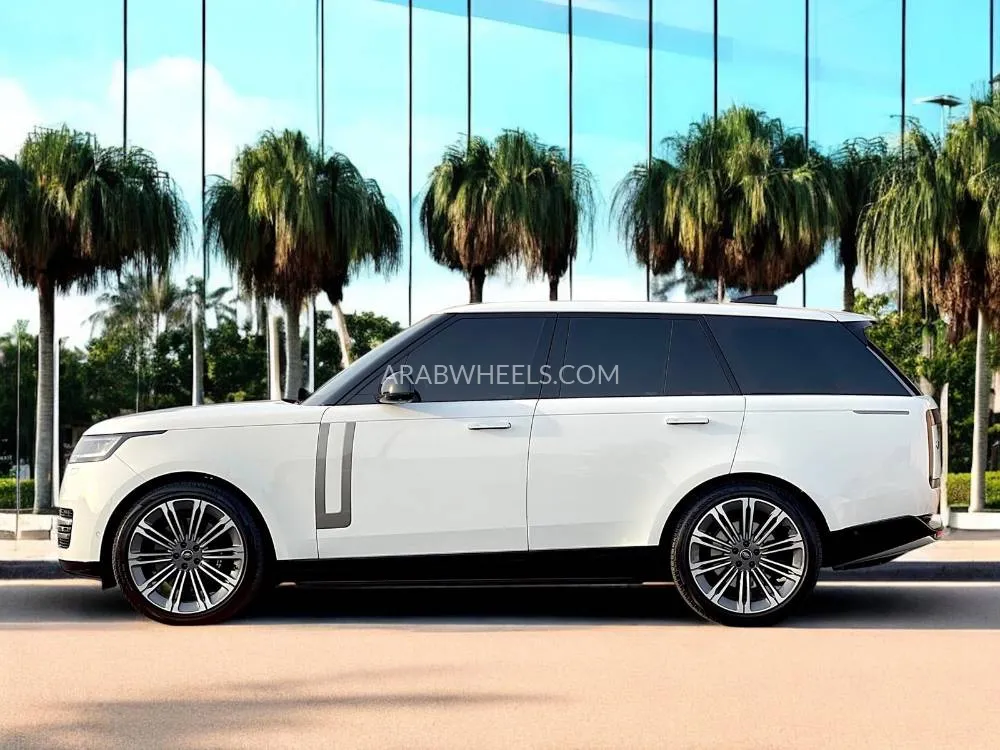 Land Rover Range Rover 2023 for Sale in Dubai Image-9