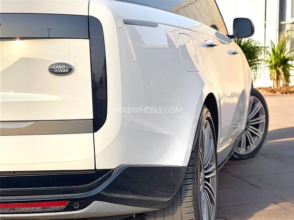 Land Rover Range Rover 2023 for Sale in Dubai Image-11