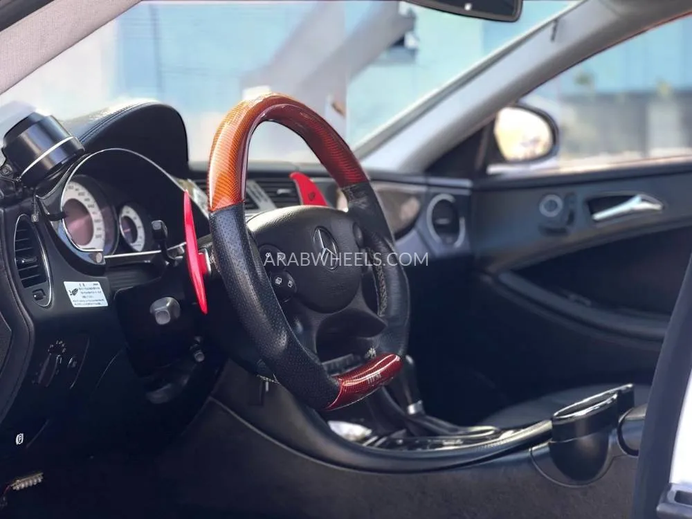 مرسيدس بنز CLS Class 2005 for Sale in دبي Image-13