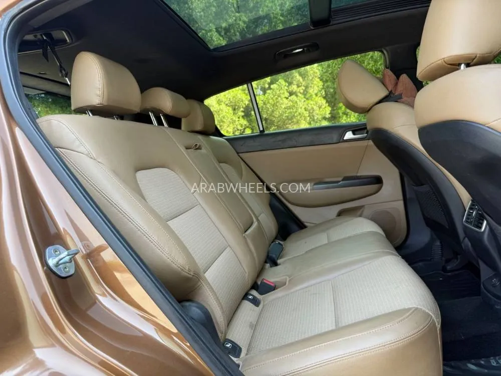 Kia Sportage 2017 for Sale in Sharjah Image-12