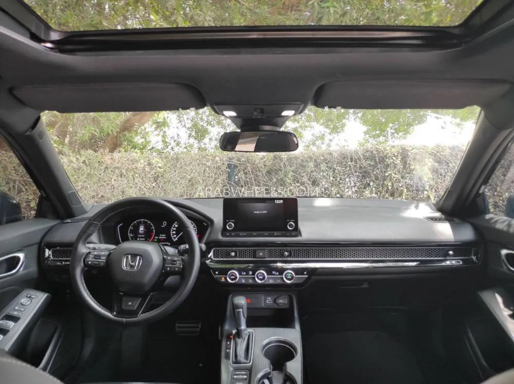 Honda Civic 2024 for Sale in Sharjah Image-5