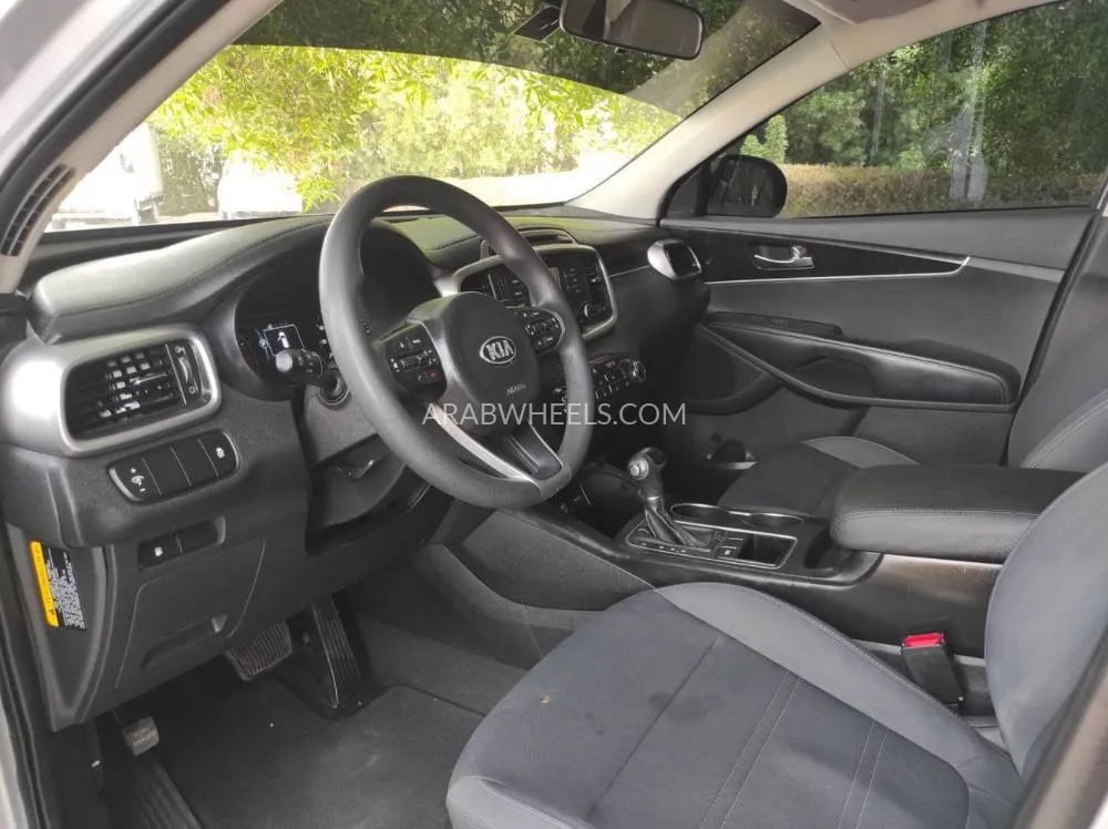 Kia Sorento 2018 for Sale in Sharjah Image-16