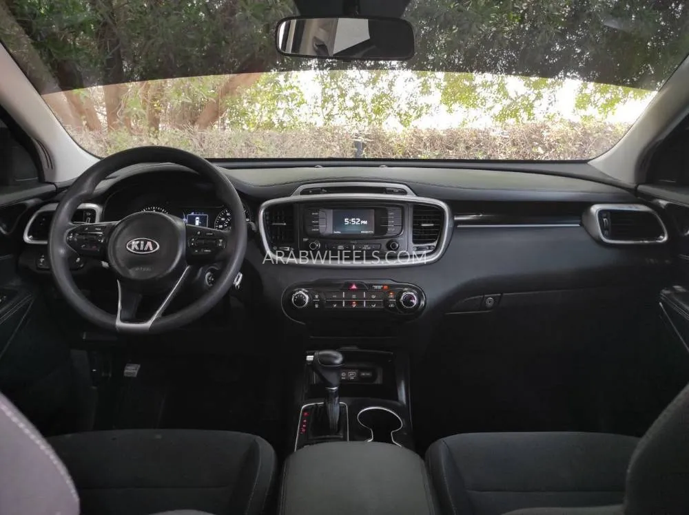Kia Sorento 2018 for Sale in Sharjah Image-23