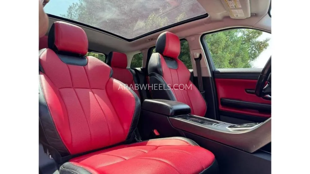 Land Rover Range Rover Evoque 2018 for Sale in Sharjah Image-27