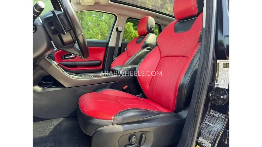 Land Rover Range Rover Evoque 2018 for Sale in Sharjah Image-29