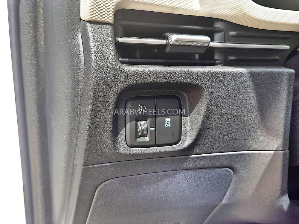 Hyundai Creta 2025 for Sale in Umm Al Quwain Image-7