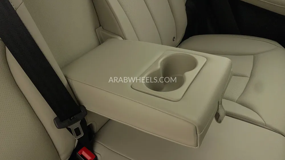 إم جي RX5 2025 for Sale in دبي Image-43