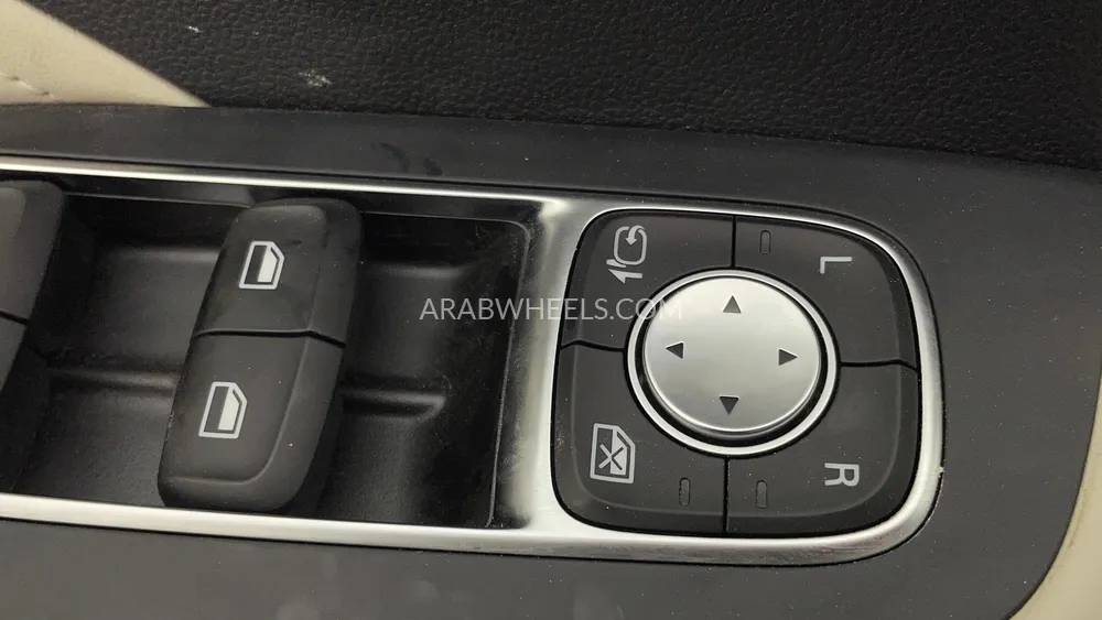 إم جي RX5 2025 for Sale in دبي Image-46