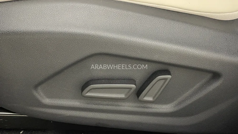 إم جي RX5 2025 for Sale in دبي Image-24