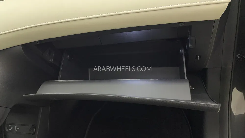 إم جي RX5 2025 for Sale in دبي Image-34