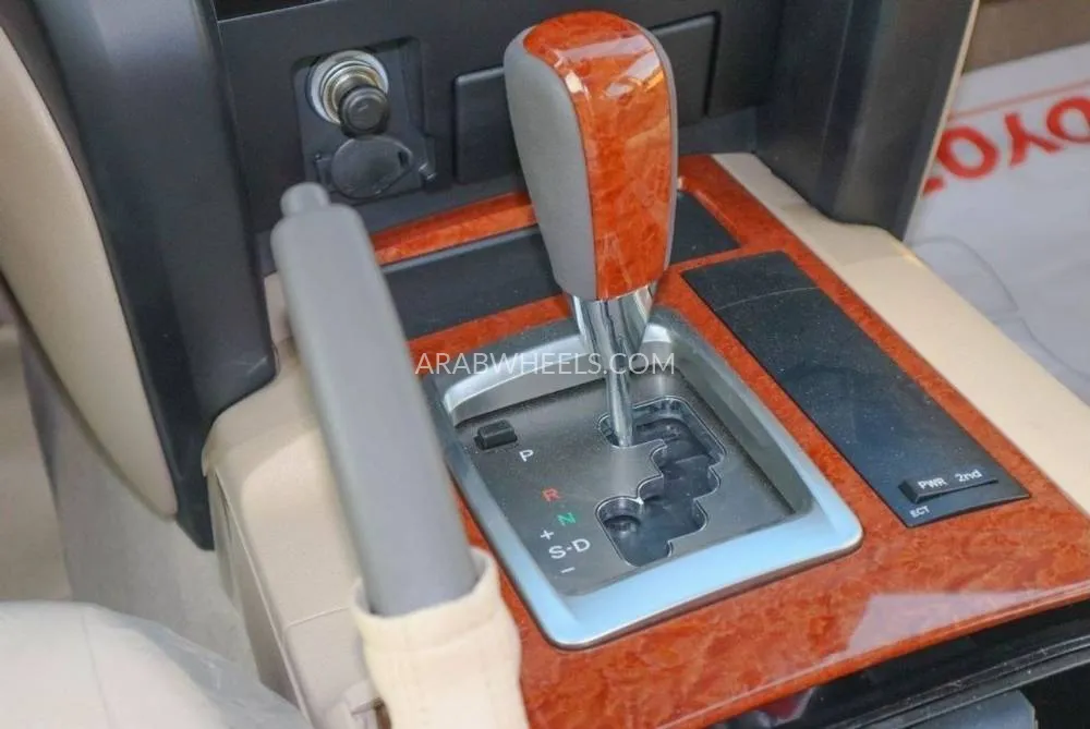 Toyota Land Cruiser 2015 for Sale in Dubai Image-16