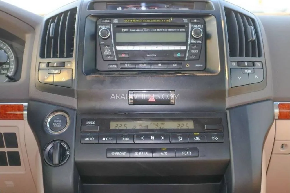 Toyota Land Cruiser 2015 for Sale in Dubai Image-17