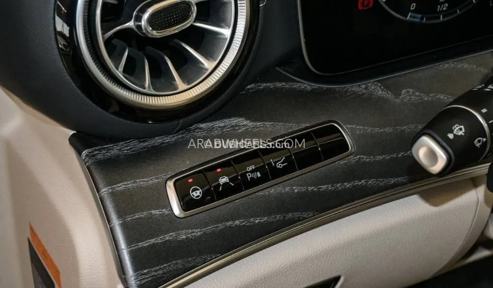 Mercedes Benz CLS Class 2019 for Sale in Dubai Image-8