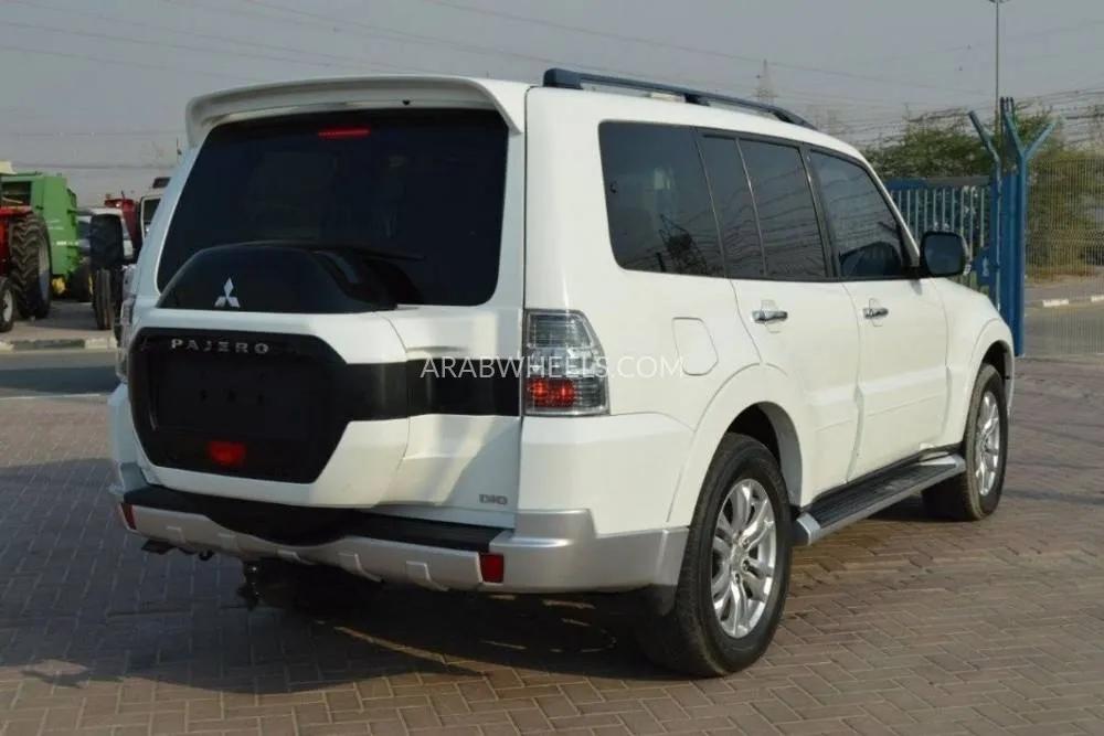 Mitsubishi Pajero 2020 for Sale in Dubai Image-3
