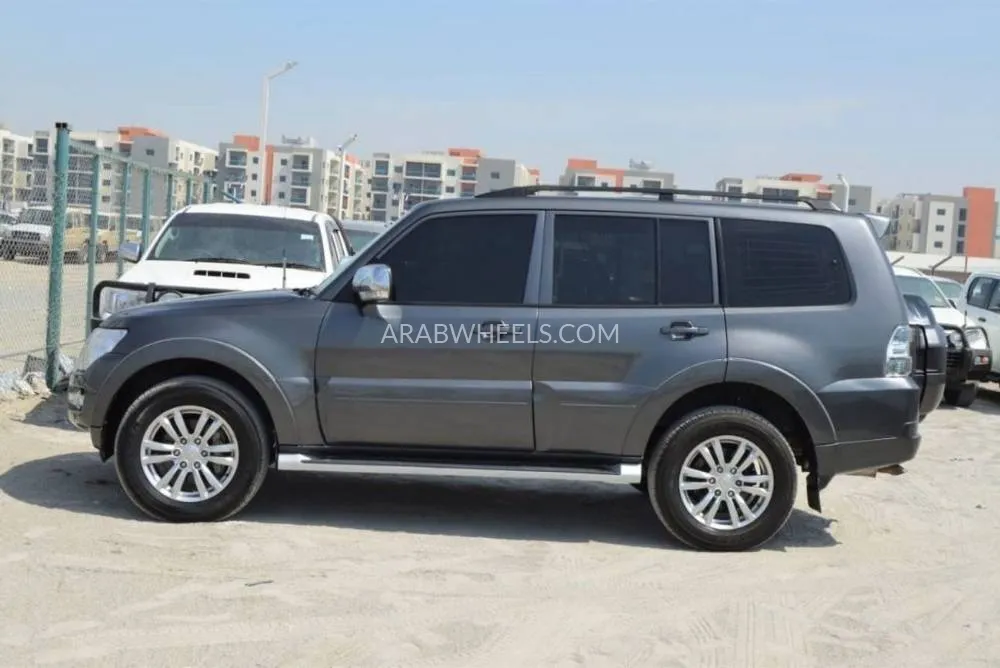 Mitsubishi Pajero 2020 for Sale in Dubai Image-8