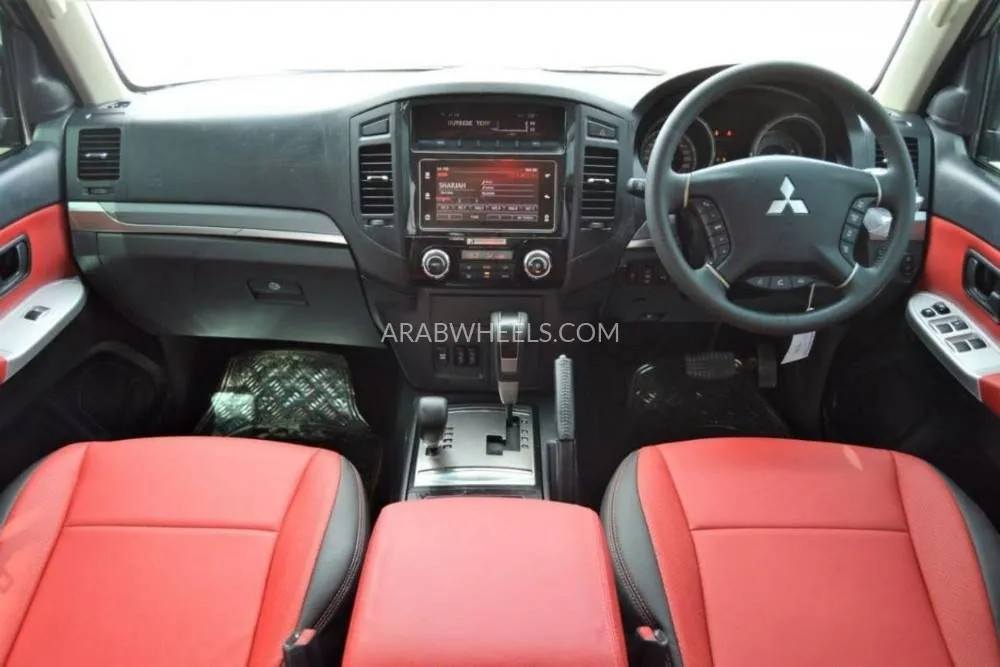 Mitsubishi Pajero 2020 for Sale in Dubai Image-9