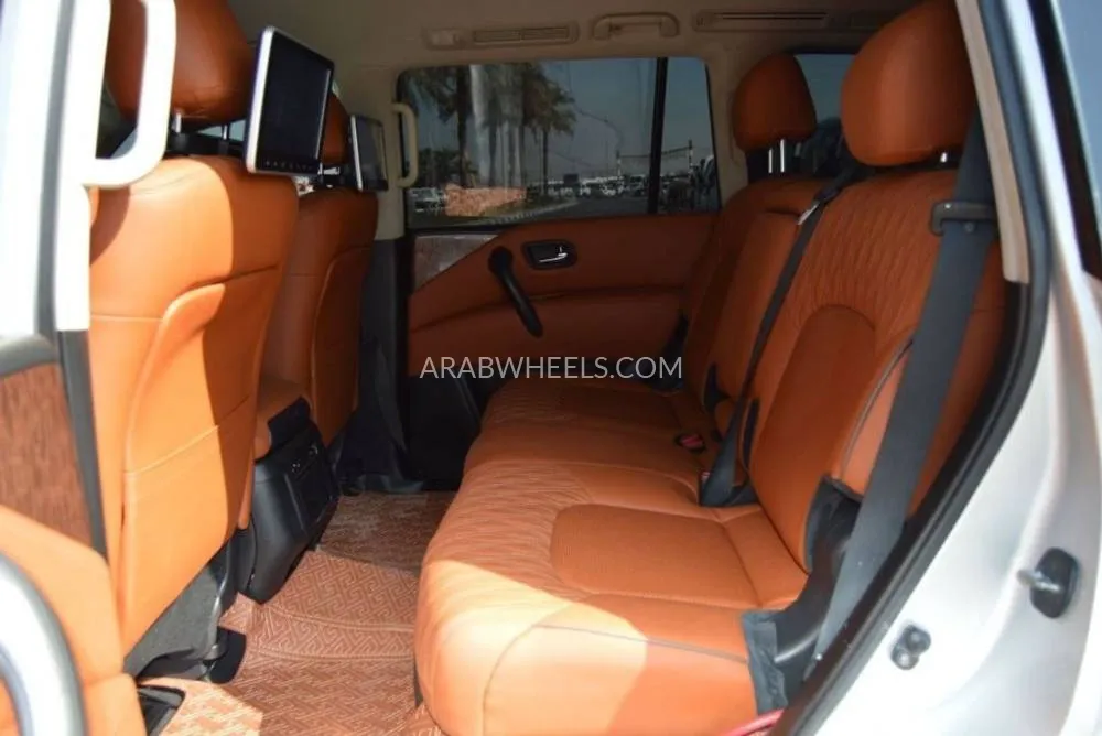 Nissan Patrol 2014 for Sale in Dubai Image-14