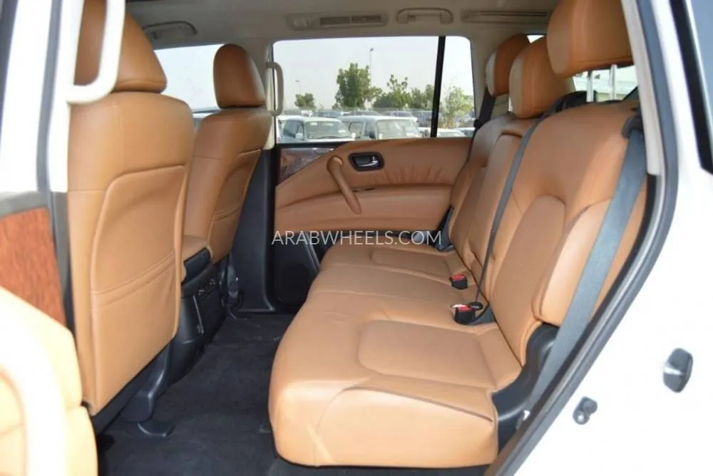 Nissan Patrol 2020 for Sale in Dubai Image-9