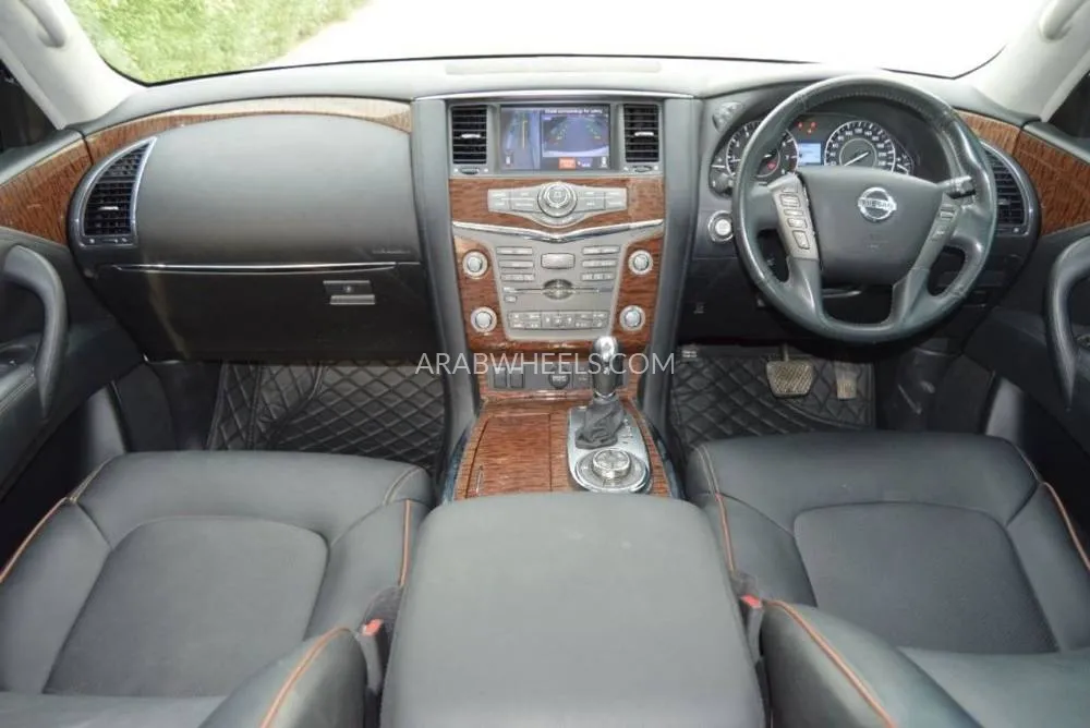 Nissan Patrol 2018 for Sale in Dubai Image-11